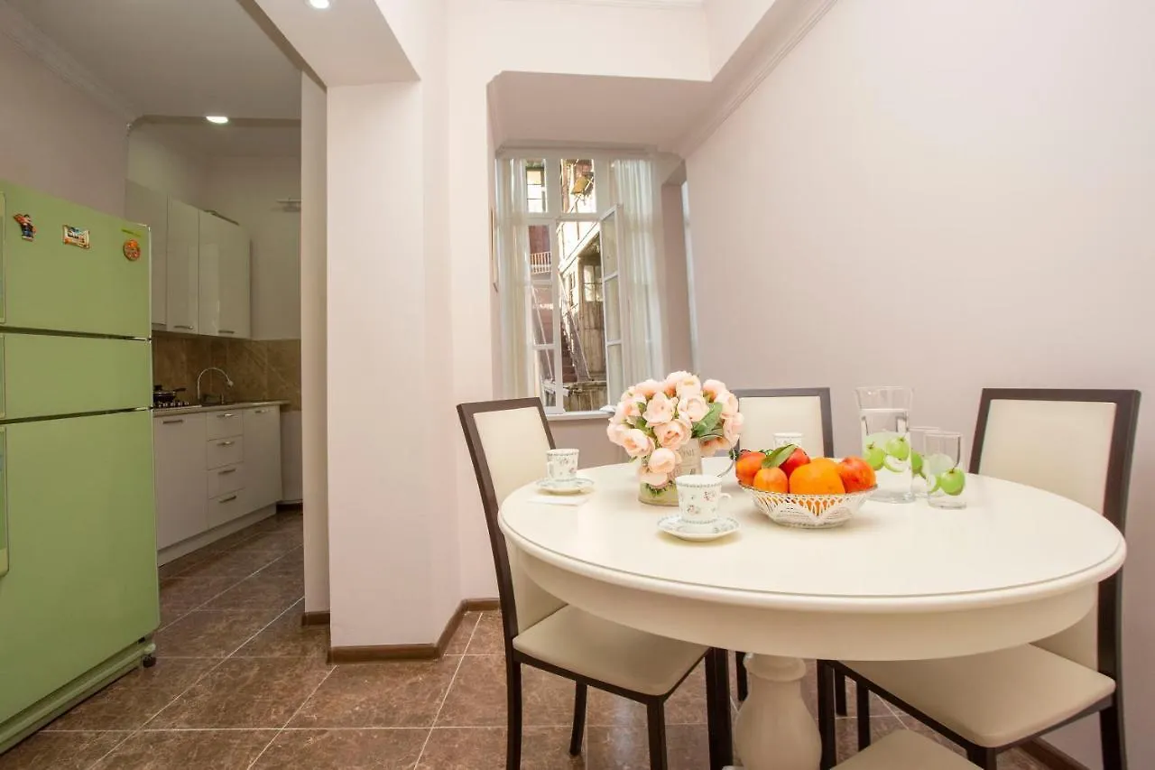 Apartment Ferienwohnung Near The Opera Tbilisi